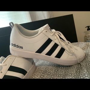 Adidas Sneakers